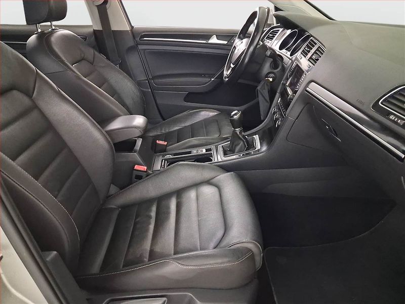 Volkswagen Golf (2014) Highline 1.6 TDI, Navi - fotka 9 z 15