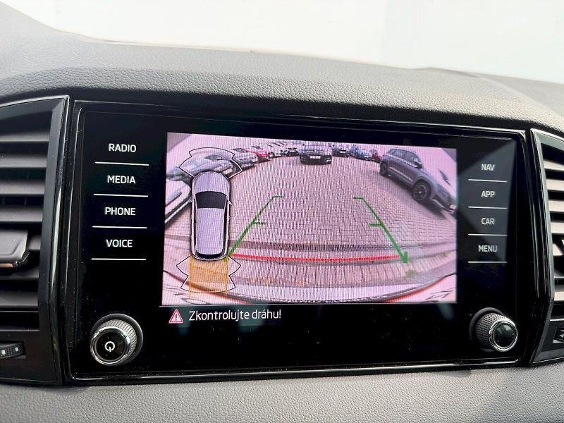 Škoda Karoq (2023) 2.0 TSI 140kW DSG SportLine - fotka 18 z 35