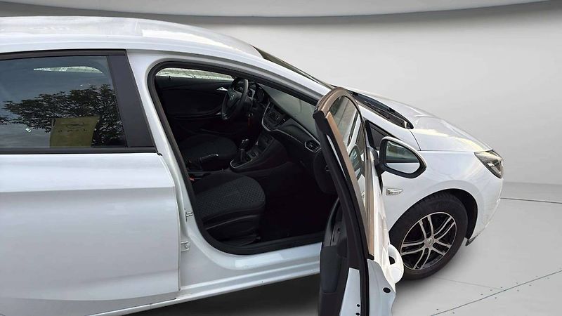 Opel Astra Edition HB 1.4i MT6 (74kW/100k - fotka 13 z 24
