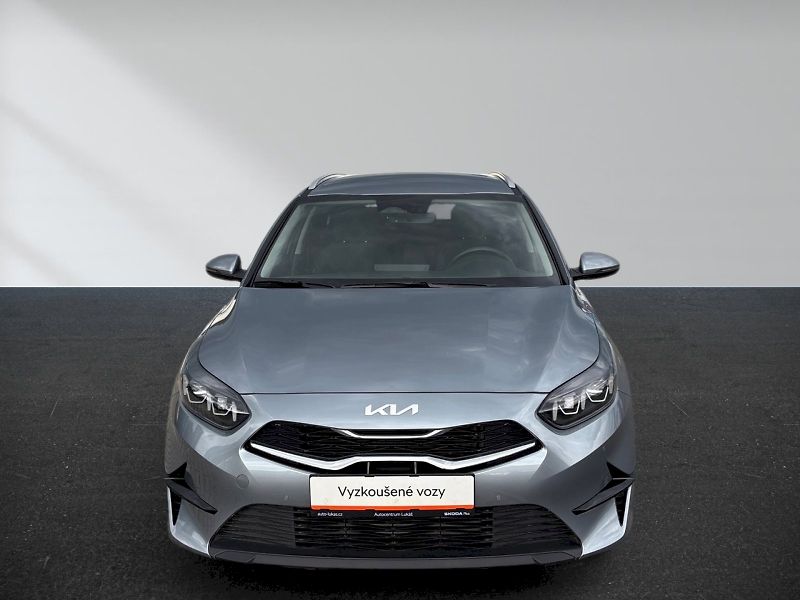 Kia Ceed (2025) 1.5 T-GDi TOP 7DCT - fotka 4 z 29