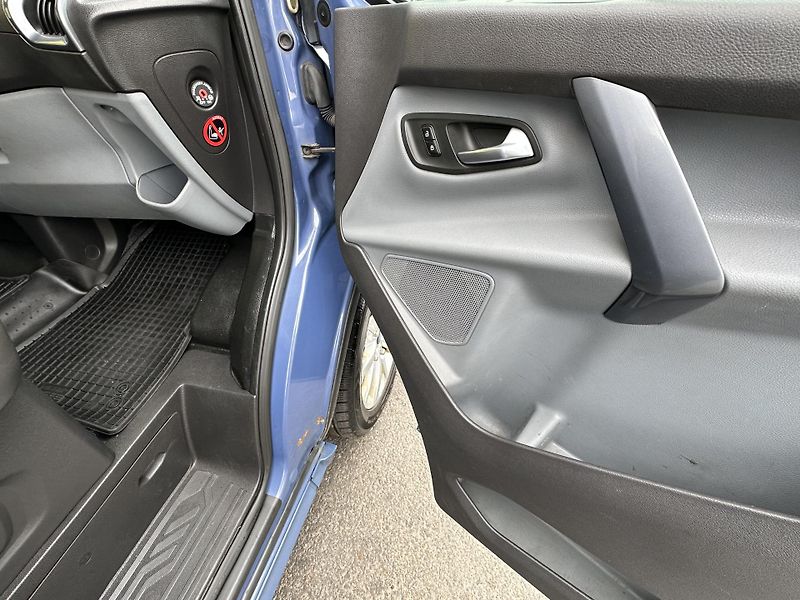 Ford Transit Custom (2014) SPORT 2.2/114Kw  *3.Místa *TZ* - fotka 29 z 41