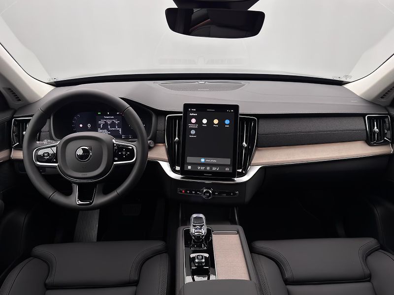 Volvo XC90 (2026) T8 AWD Plug-in BRIGHT PLUS 7m - fotka 2 z 25