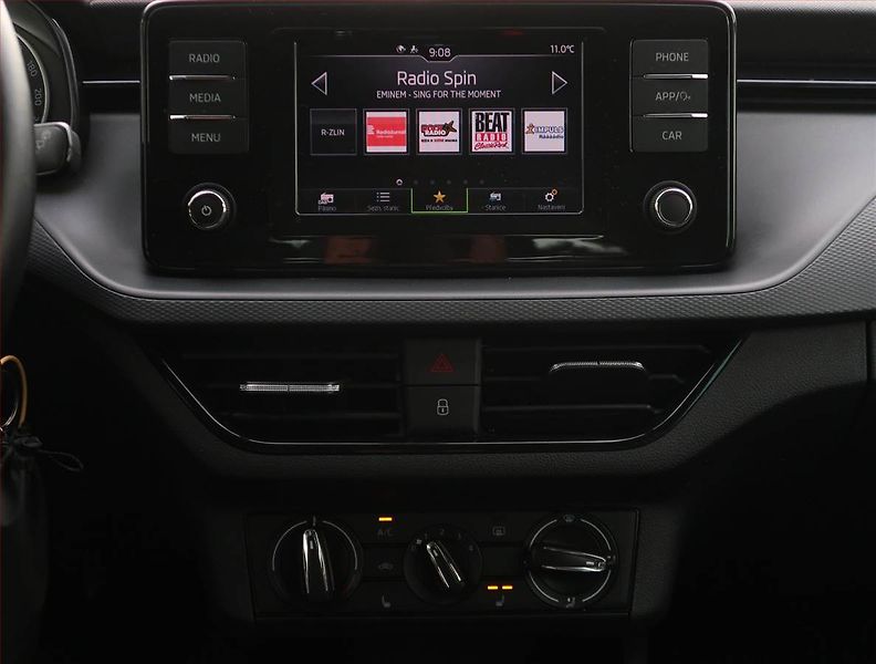 Škoda Kamiq (2022) Ambition Plus 1.0 TSI - fotka 12 z 20