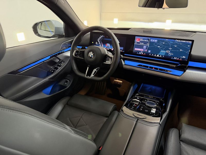 BMW Řada 5 BMW 540d xDrive M-Sport,tažné  - fotka 23 z 48