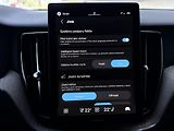 Volvo XC60 B5 AWD PLUS DARK // REZERVACE  - náhled 32