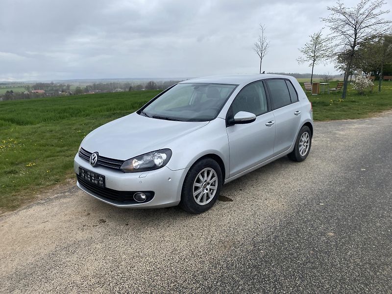Volkswagen Golf (2011) Team 1.6tdi 77kw - fotka 1 z 18