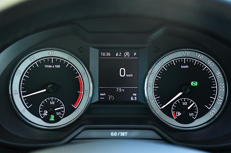 Škoda Octavia 1.4G-TEC LED DSG NAVI PDC - fotka 25 z 35