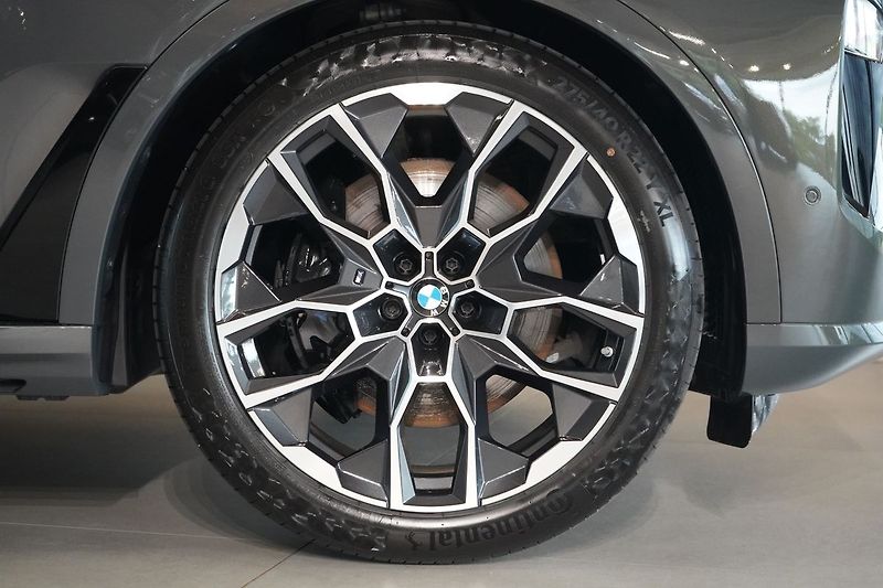 BMW X7 40d xDrive, Nezávislé, Masáž - fotka 7 z 49