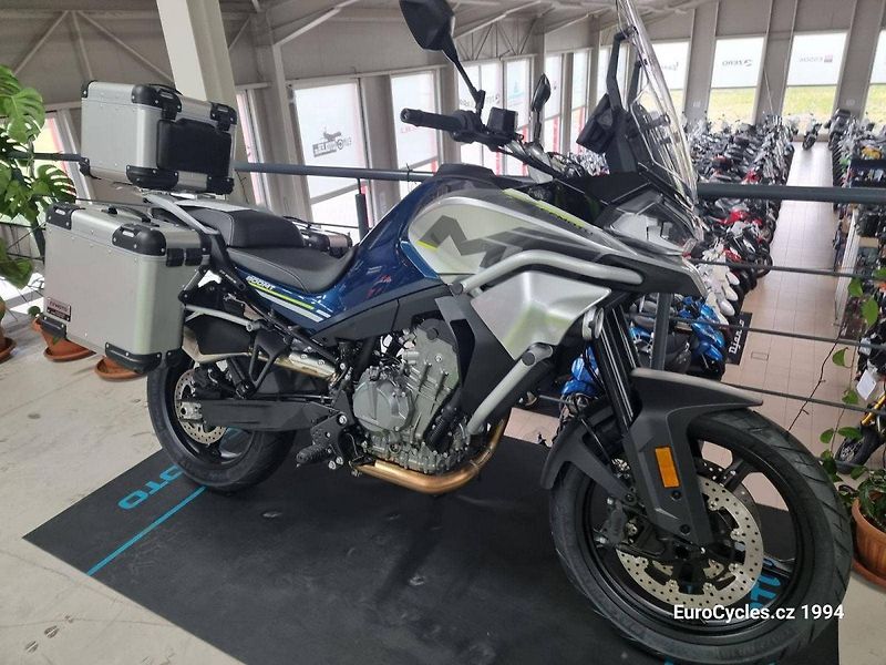 CFMOTO 800 MT (2025) - fotka 2 z 2