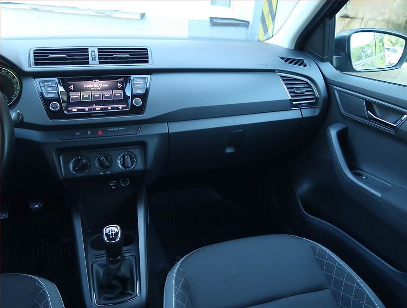 Škoda Fabia (2022) Ambition 1.0 TSI, ČR,1.maj - fotka 8 z 15