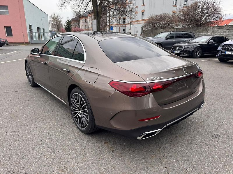 Mercedes-Benz Třídy E (2026) E 300 de 4MATIC - fotka 5 z 26