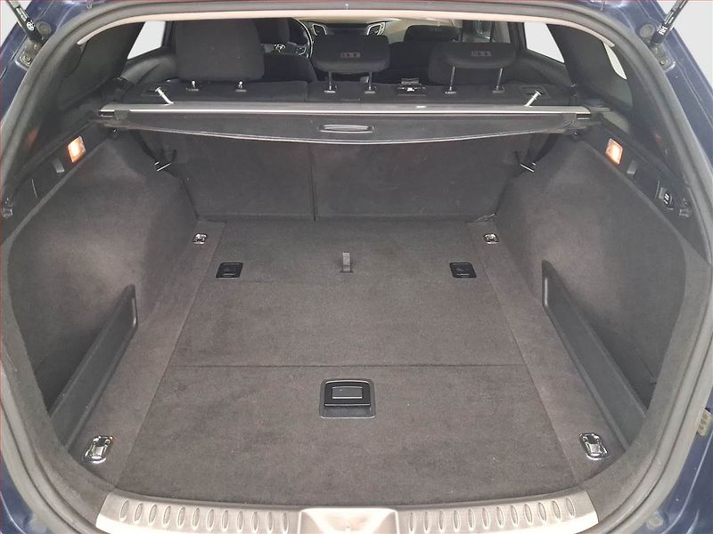 Hyundai i40 (2019) 1.6 CRDi, Navi, Tempomat - fotka 14 z 17