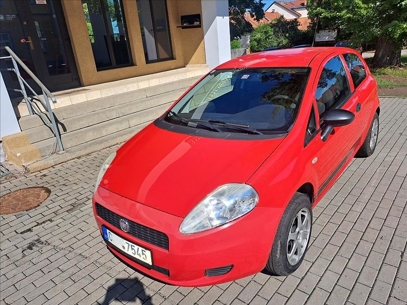 Fiat Punto 1,2 i - fotka 15 z 32