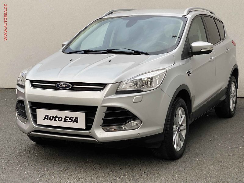 Ford Kuga (2015) 2.0TDCi 4x4, Titanium, navi - fotka 3 z 18