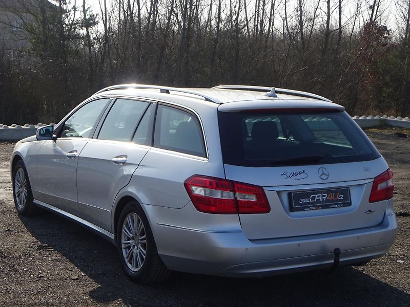 Mercedes-Benz Třídy E 220 CDI 125kW ELEGANCE - fotka 25 z 25