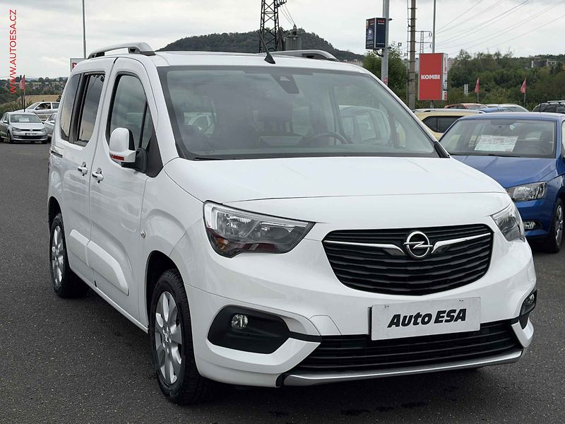 Opel Combo (2019) 1.5 CDTi, ČR, AC, výhřev sed - fotografie inzerátu