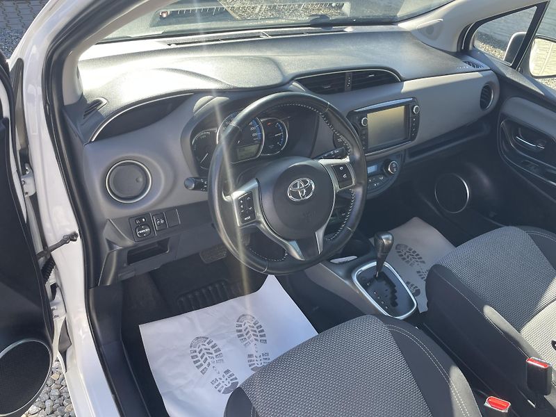 Toyota Yaris 1.5i 16v HYBRID 142TKM TOP 1A! - fotka 84 z 169
