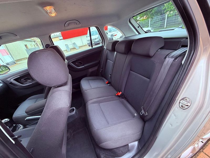 Škoda Fabia 1.2 TSi Elegance, Serviska - fotka 11 z 24
