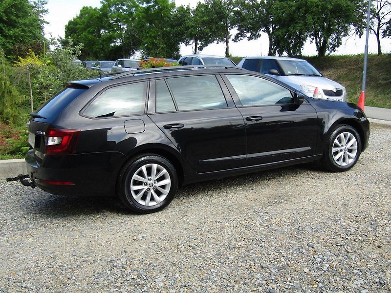 Škoda Octavia (2019) 1.5 TSI 110kW DSG - fotka 11 z 40