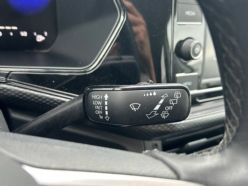 Volkswagen T-Cross Life 5G 1,0TSi - fotka 19 z 25