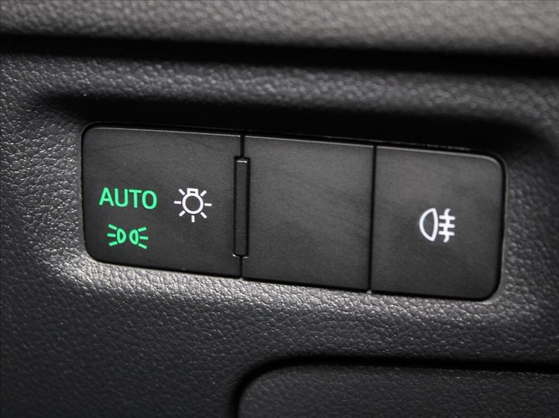 Škoda Octavia 2,0 TDi MT Ambition 37tkm. ČR - fotka 17 z 24