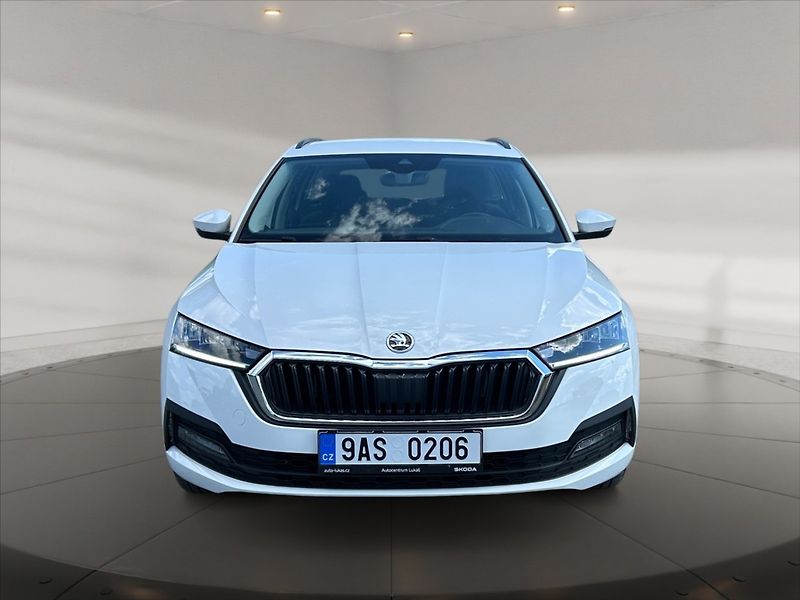 Škoda Octavia 2,0 TDI 110 Ambition - fotka 2 z 11