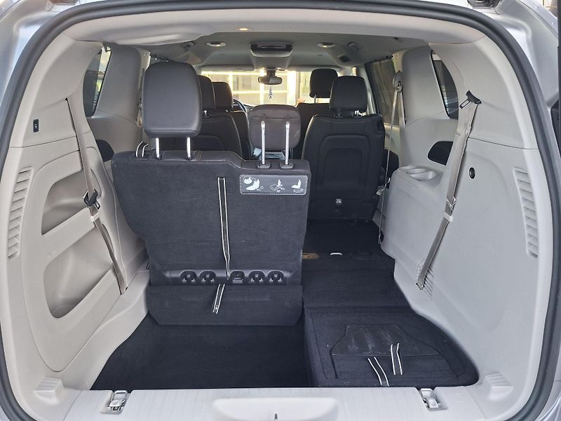 Chrysler Pacifica (2017) 3,6L V6 Touring L PLUS,DVD,And - fotka 15 z 35