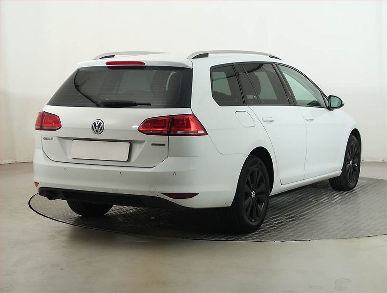 Volkswagen Golf (2016) 1.6 TDI, Serv.kniha, Xenony - fotka 5 z 13
