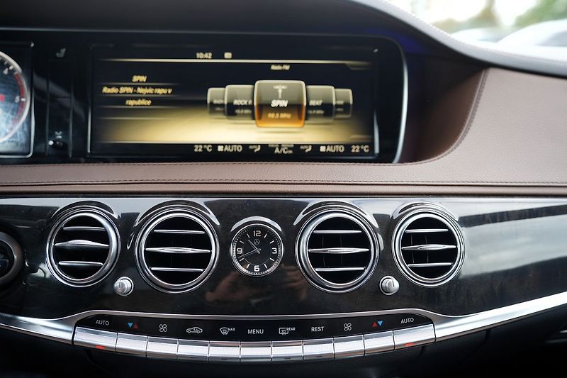 Mercedes-Benz Třídy S S 350d/Burmester/tažné/keyless - fotka 35 z 41