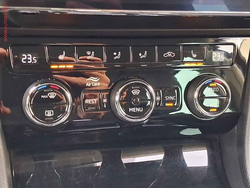 Škoda Superb (2019) 2.0 TDI, Style, DSG, navi - fotka 15 z 18