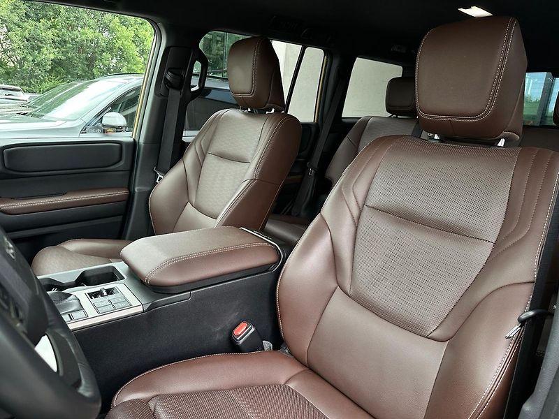Toyota Land Cruiser 2.8 D-4D Executive TZ DPH 2025 - fotka 23 z 24