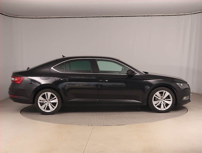 Škoda Superb (2017) Style 2.0 TDI 4x4, 4X4 - fotka 6 z 18