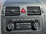 Volkswagen Touran (2011) 2.0 TDi, DSG, bixen, park - náhled 16