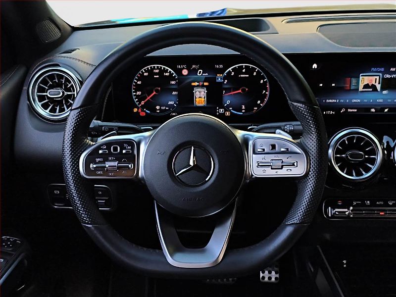 Mercedes-Benz GLB (2023) 200 4MATIC - fotka 23 z 23