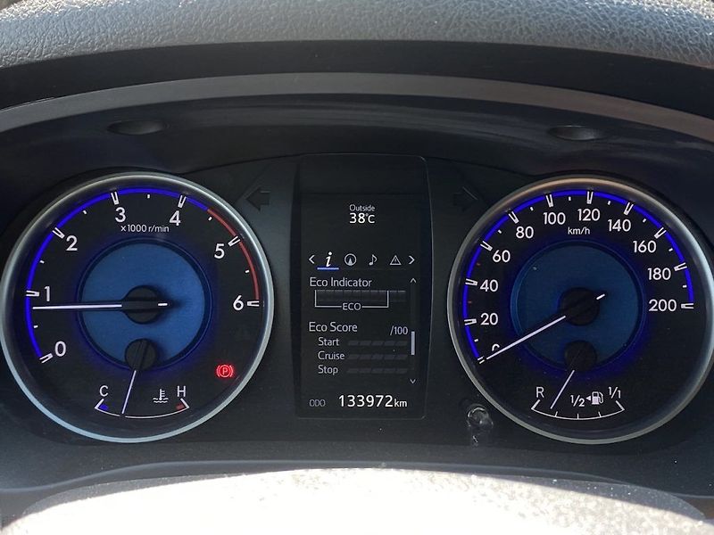 Toyota Hilux 2.4D, ČR, Active, tažné - fotka 12 z 21