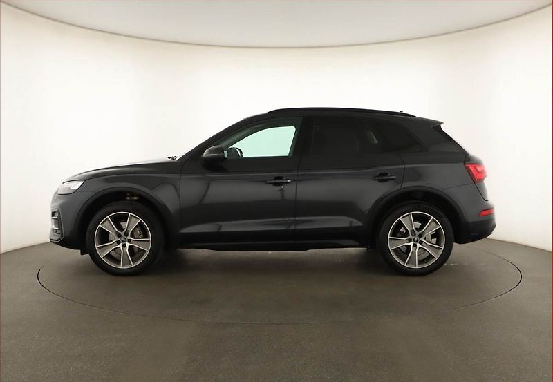 Audi Q5 (2022) 40 TDI - fotka 3 z 18