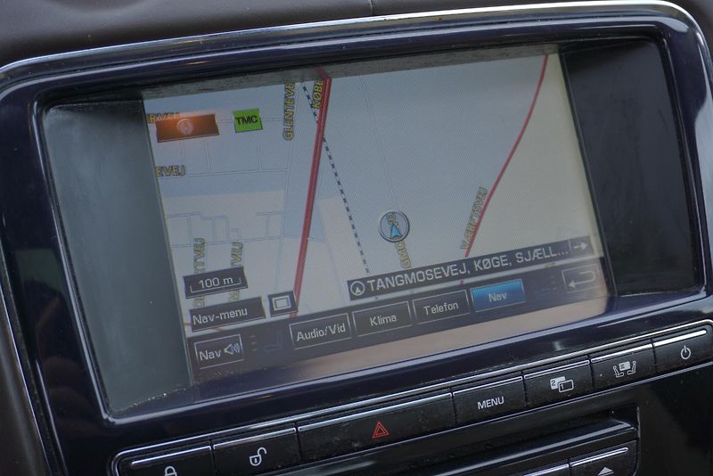 Jaguar XJ 5.0 V8 PREMIUM LUXURY - fotka 32 z 53