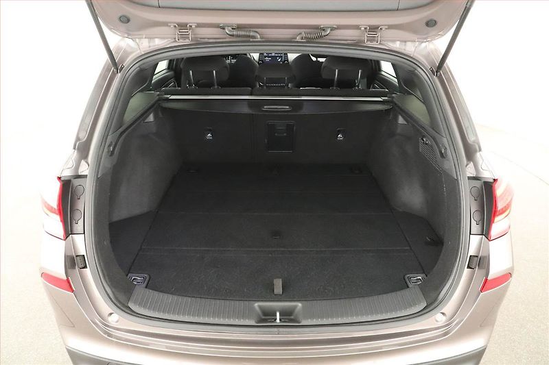 Hyundai i30 (2021) 1.5 T-GDI MHEV, Automat - fotka 11 z 14
