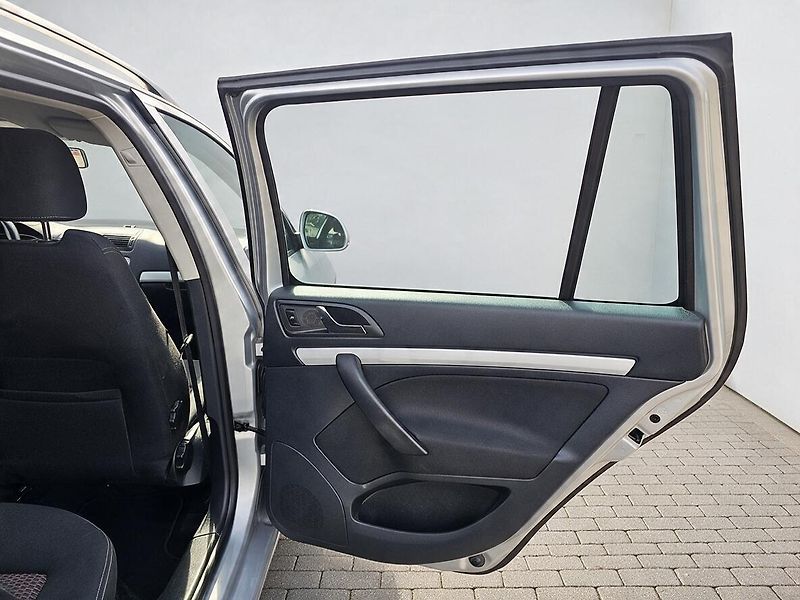 Škoda Octavia 1.2 TSI 77kW SPORT EDITION - fotka 24 z 32