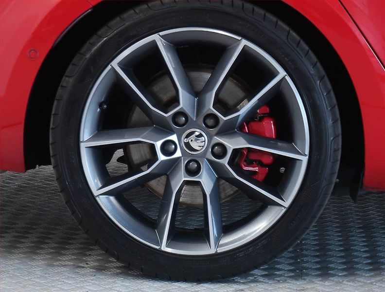 Škoda Octavia (2018) RS 2.0 TSI - fotka 15 z 23