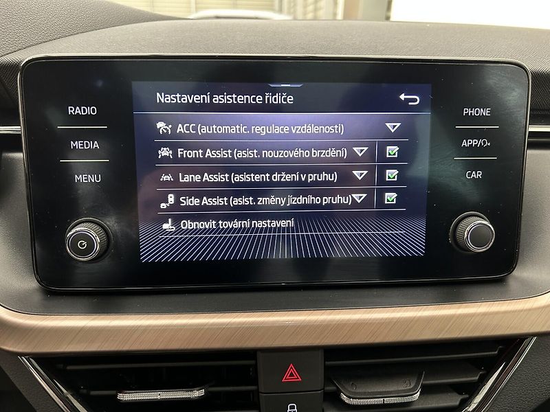 Škoda Scala 1.5 TSI Style - fotka 18 z 27