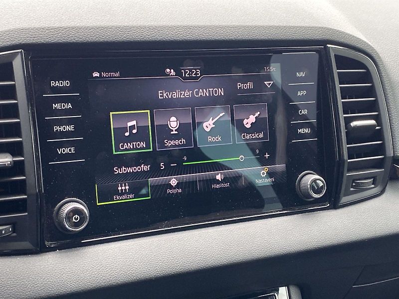 Škoda Karoq (2025) 1.5 TSI DSG Sportline - fotka 19 z 45