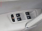 Volkswagen Golf (2013) 1.2 TSi, AC, park.asist - náhled 11