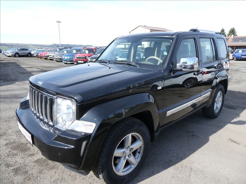 Jeep Cherokee 3,7 L 151kW 4x4, automat - fotka 3 z 37