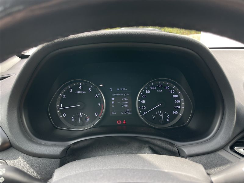 Hyundai i30 1,5 T-GDI Combi Smart PDC - fotka 9 z 23
