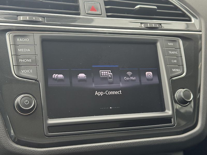 Volkswagen Tiguan (2016) 2.0TSi DSG 4M, Highline, 1.Maj - fotka 37 z 55