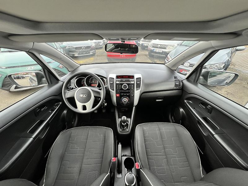 Kia Venga 1.4CVVT 66kw  KLIMA PANORAMA - fotka 16 z 38