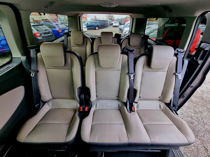 Ford Tourneo Custom (2017) 2,0 TDCi 96kW L2 Titanium,8.mí - fotka 16 z 23