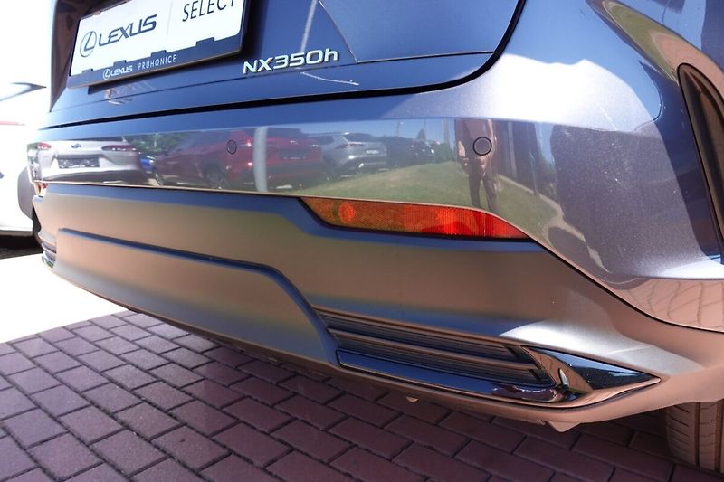 Lexus NX 350h NX350h Executive 4x4 - fotka 29 z 32
