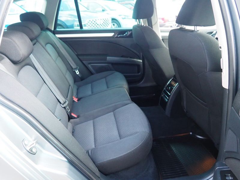 Škoda Superb (2011) 1.8 TSI, 118 kW - fotka 15 z 35